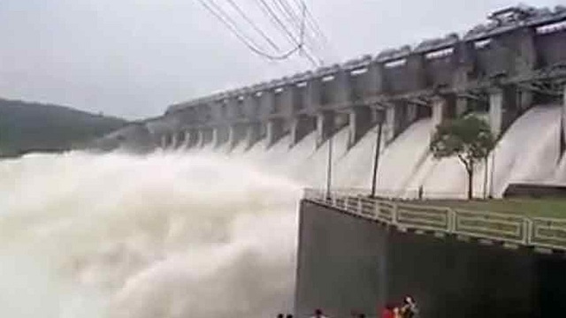 ফারাক্কার ১০৯ গেট খুলে দিয়েছে ভারত