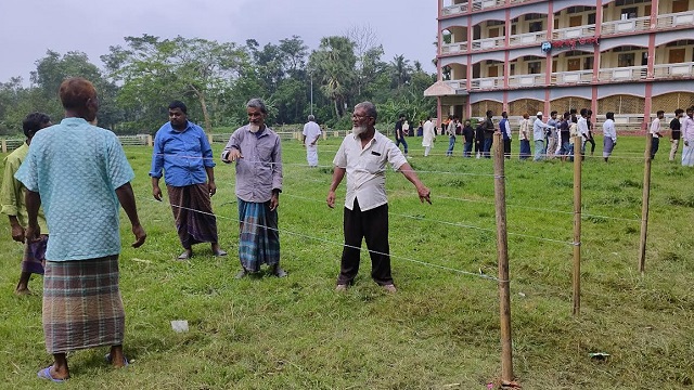 ফেনীতে জাল ভোট দিতে গিয়ে সহকারী প্রিসাইডিং কর্মকর্তাসহ আটক ১০