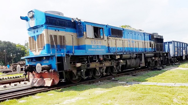 পাকশী রেল বিভাগে আজ থেকে চলছে ১১ জোড়া লোকাল ট্রেন