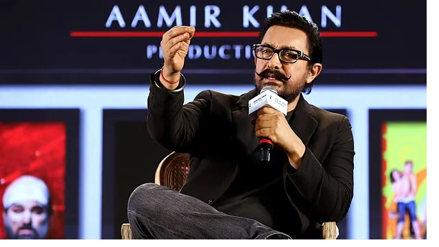 আমি যদি প্লেন ক্রাশে মারা যাই...আমিরের গোপন নোটে কী লেখা থাকে