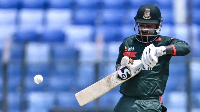 ১০ বলে ৩ উইকেট হারিয়ে পাওয়ার প্লেতে চাপে বাংলাদেশ