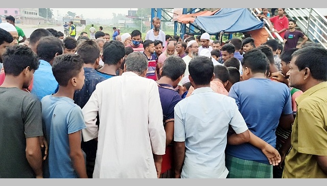 সিরাজগঞ্জে ট্রাকচাপায় অটোরিকশার তিন আরোহী নিহত