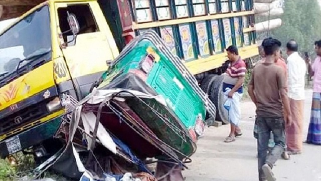 হবিগঞ্জে ট্রাকচাপায় অটোরিকশার ৬ যাত্রী নিহত