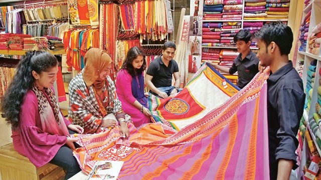 ২২ এপ্রিল থেকে মার্কেট খুলে দেয়ার দাবি